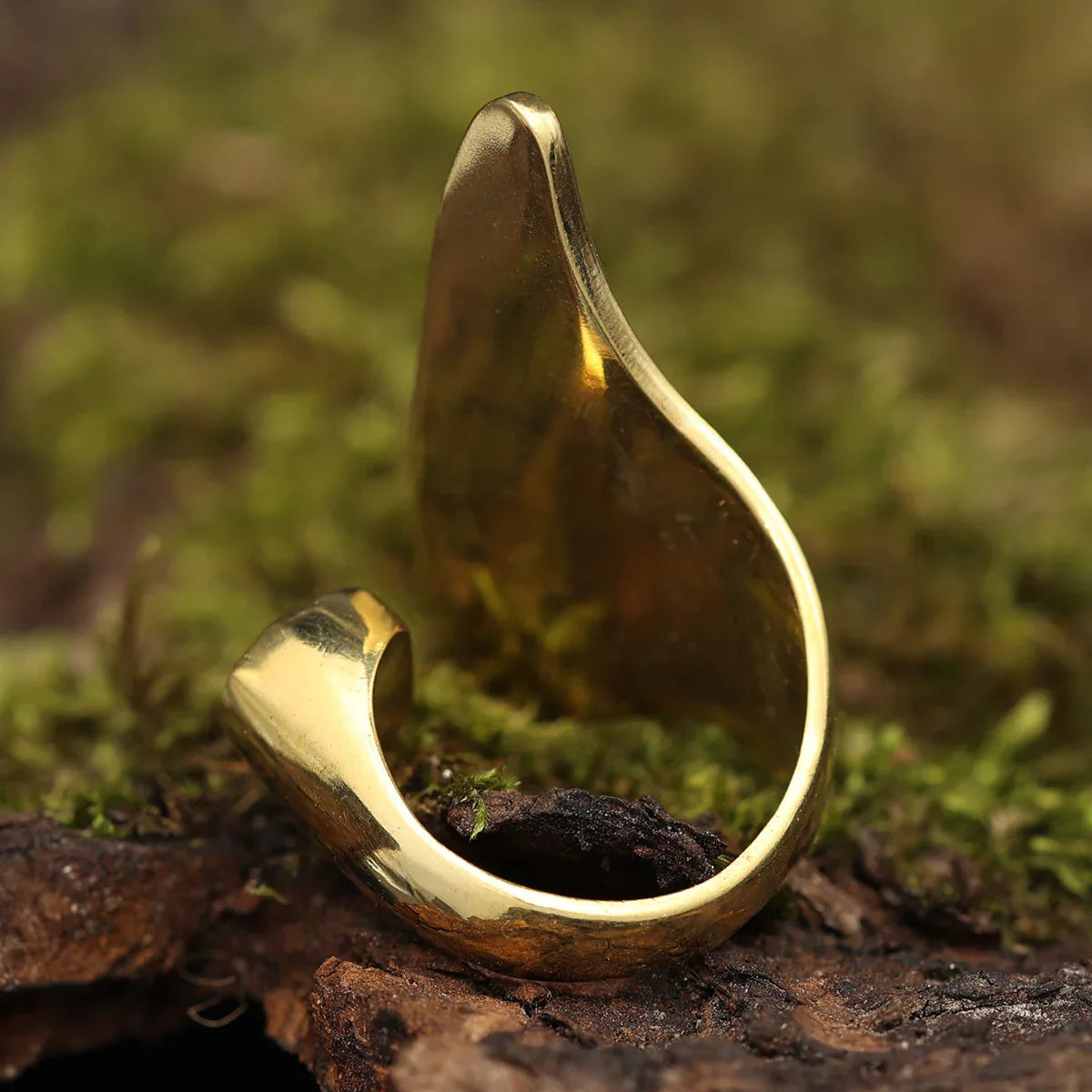 Design Schmuck Ring Messing Zeitlos und Elegant