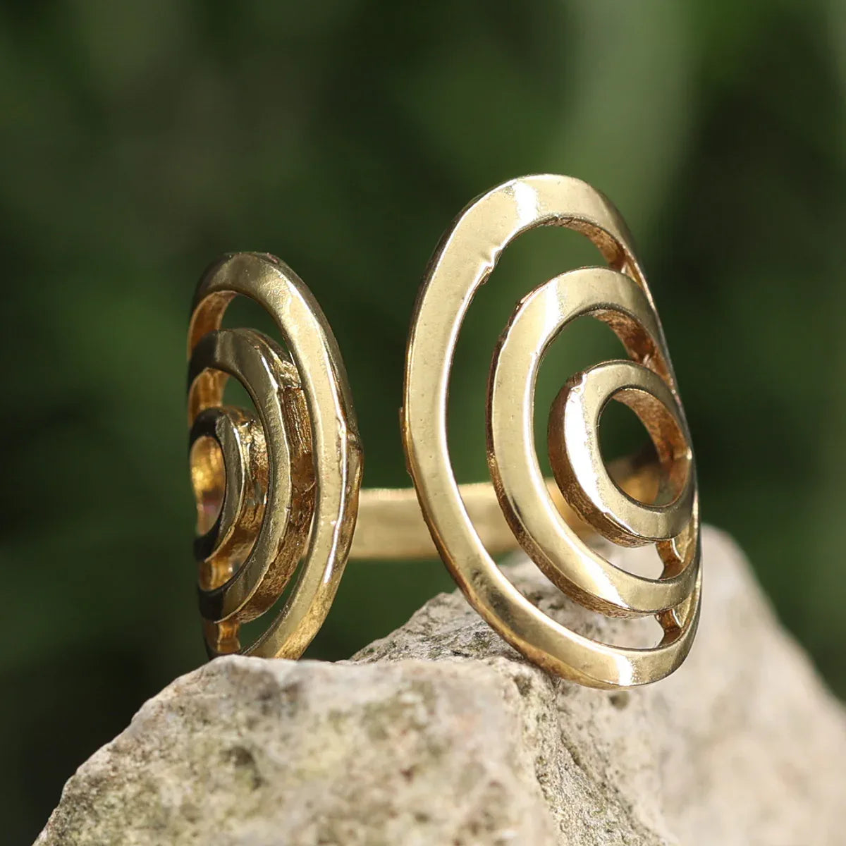 Spirale Ring Messing Zeitloser Schmuck Elegant