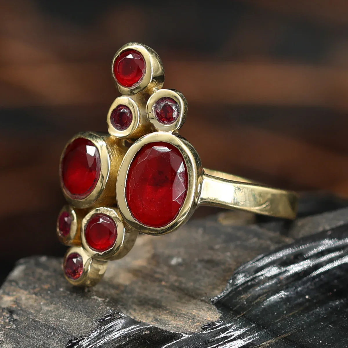 Roter Zirkonia eleganter Messing Ring Zeitlos Schmuck Design