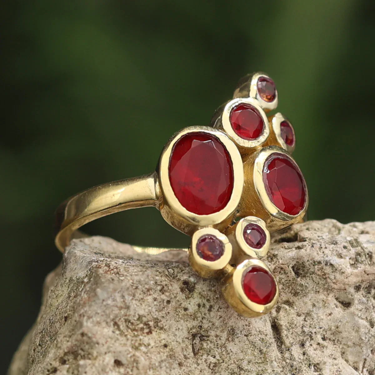 Roter Zirkonia Ring Messing Zeitloser Schmuck Elegant