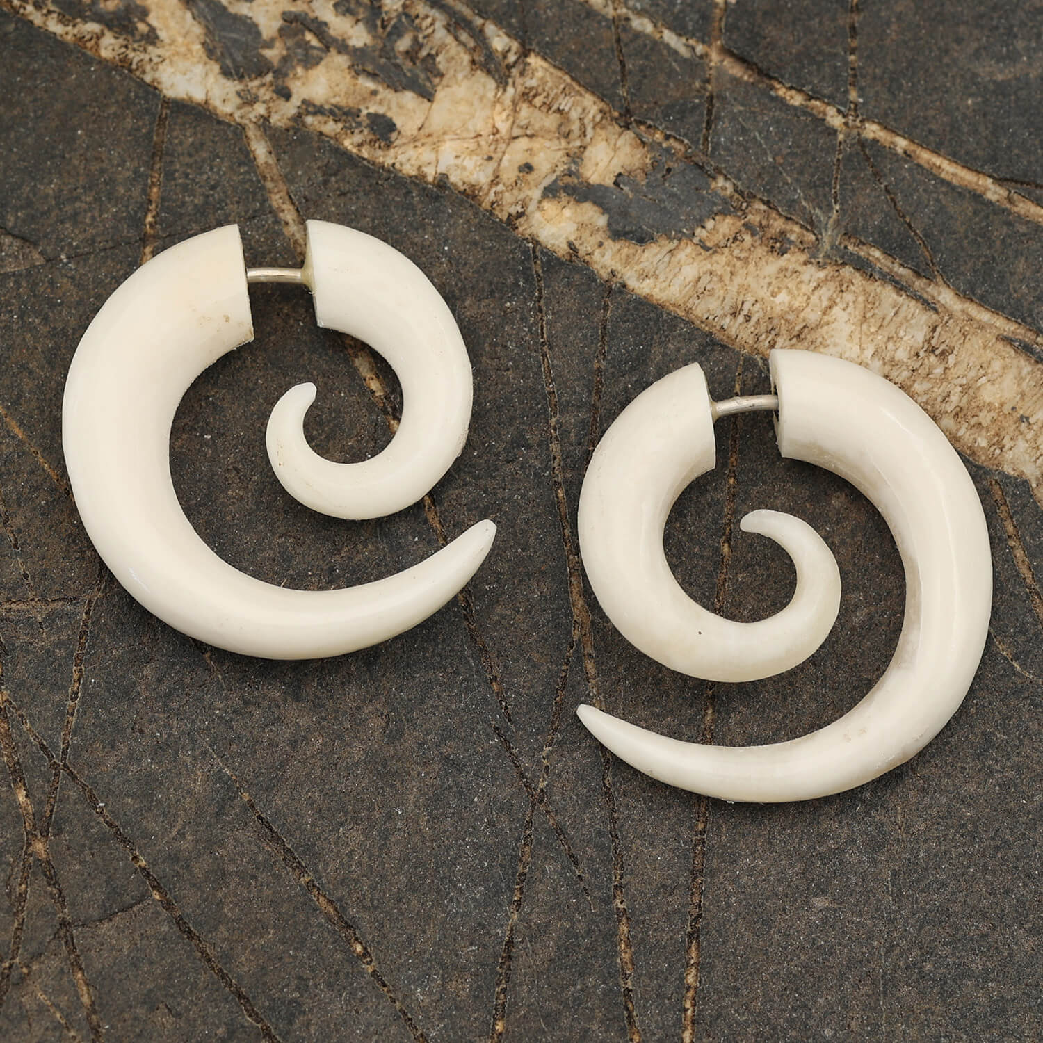Ohrring Fake Piercing Spirale 3 cm Knochen Ohrschmuck (Paar)