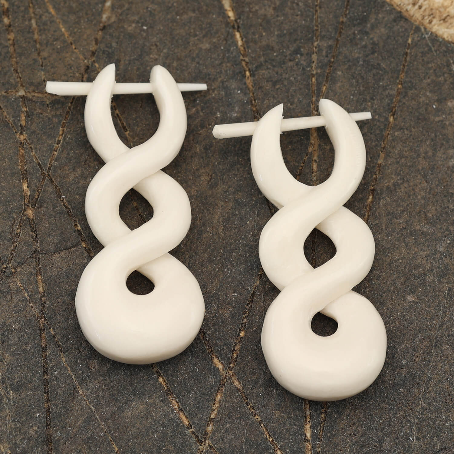 Maori Ohrring Triple Ohrschmuck Hänger 4cm Knochen (Paar)