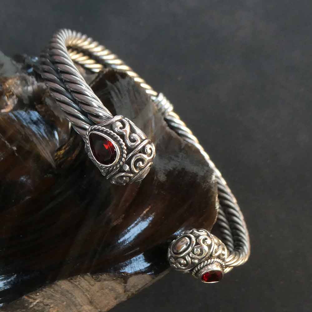 Edelstein Armspange Granat Silber tiefroter Stein
