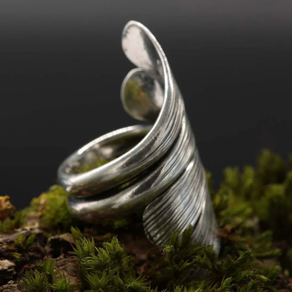 Exklusiver Damenring sehr lang streckt den Finger Sterlingsilber