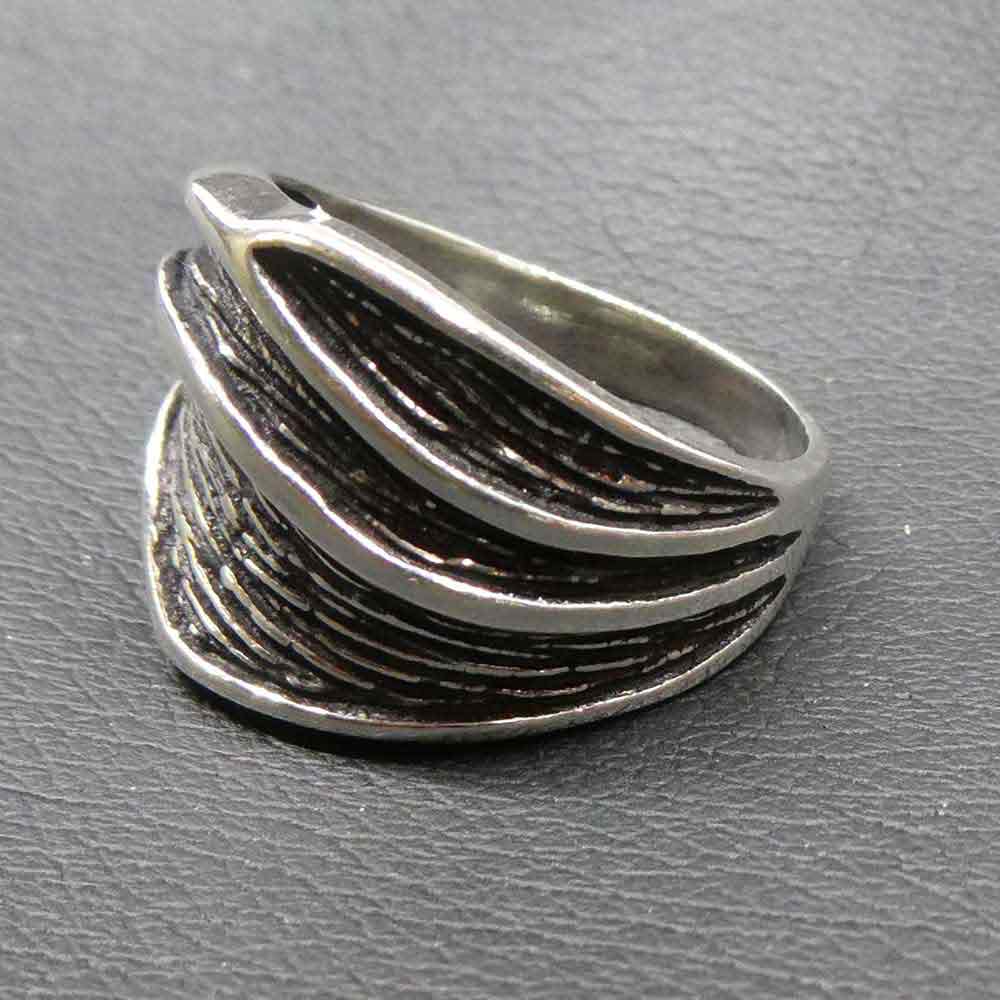 Ladies' ring, elegant and unusual leaf design, 925 sterling silver