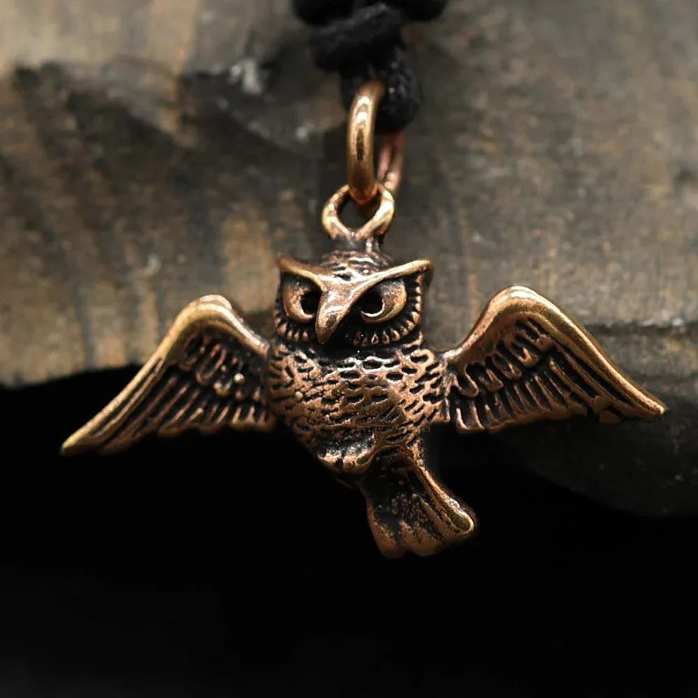 Eule Kettenanhänger zierlich Schmuck aus hochwertiger Bronze