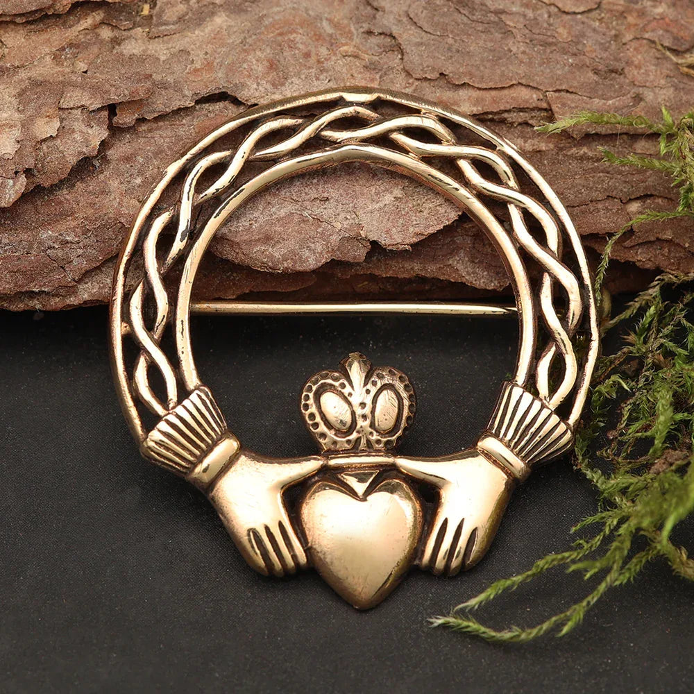 Claddagh  Brosche Mittelalter Gewandnadel mittelalterlicher Schmuck