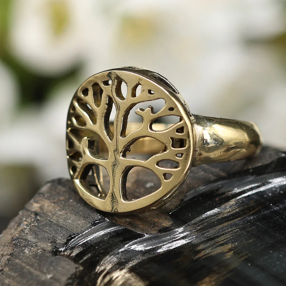 Design Schmuck Ring Messing Zeitlos und Elegant Lebensbaum