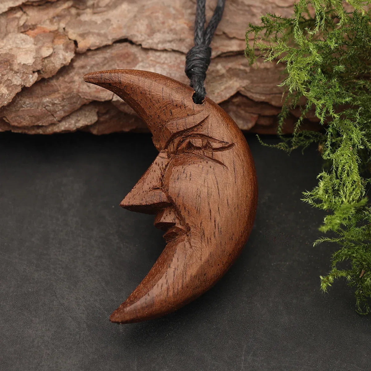 Mond  Halskette Holz natürlicher Schmuck Handarbeit fair gehandelt