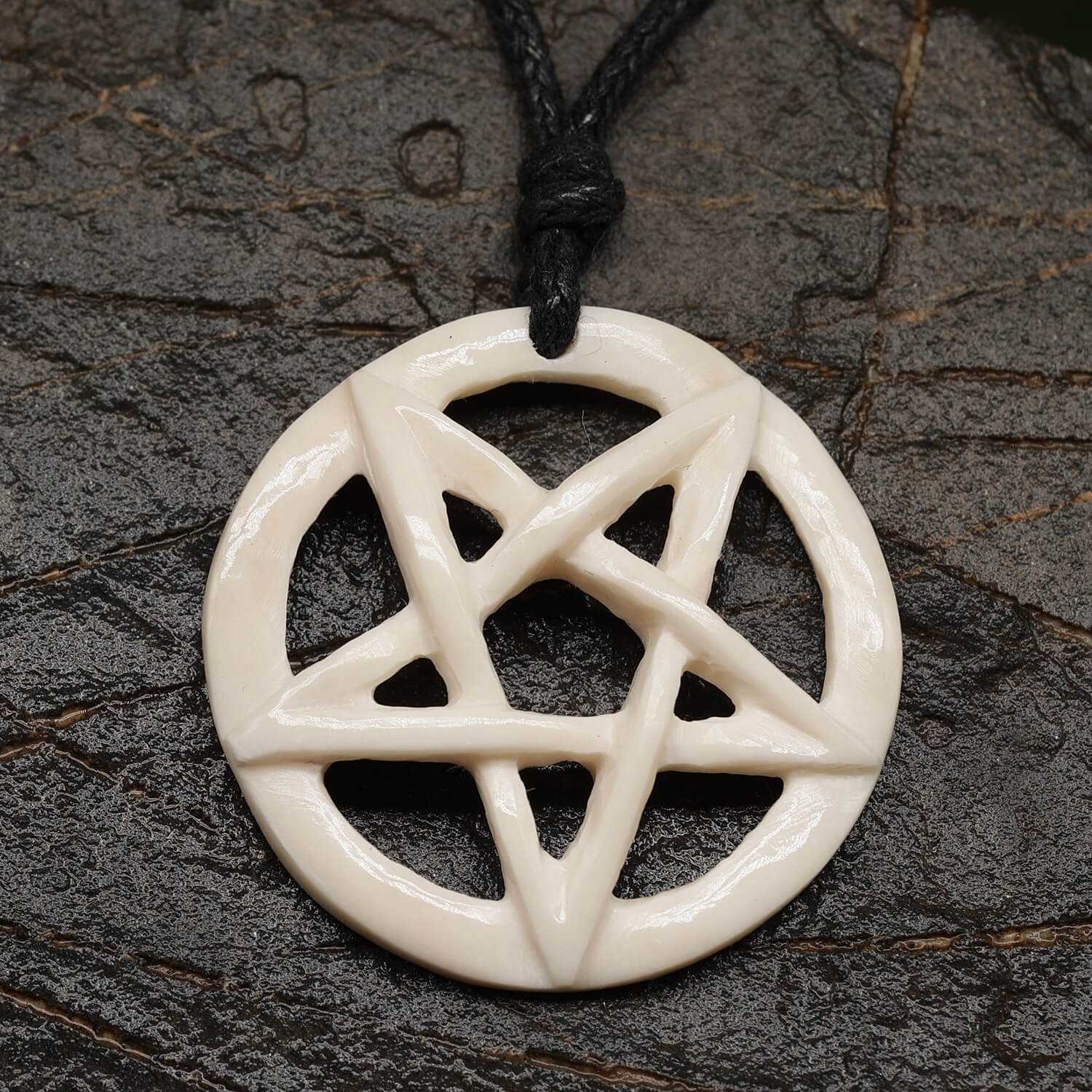 Drudenfuß  Kette Schmuck aus Knochen geschnitzt Pentagramm Anhänger