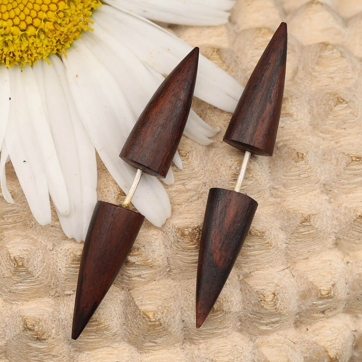 Fakepiercing Holzschmuck Kegel Ohrschmuck Handarbeit (Paar)