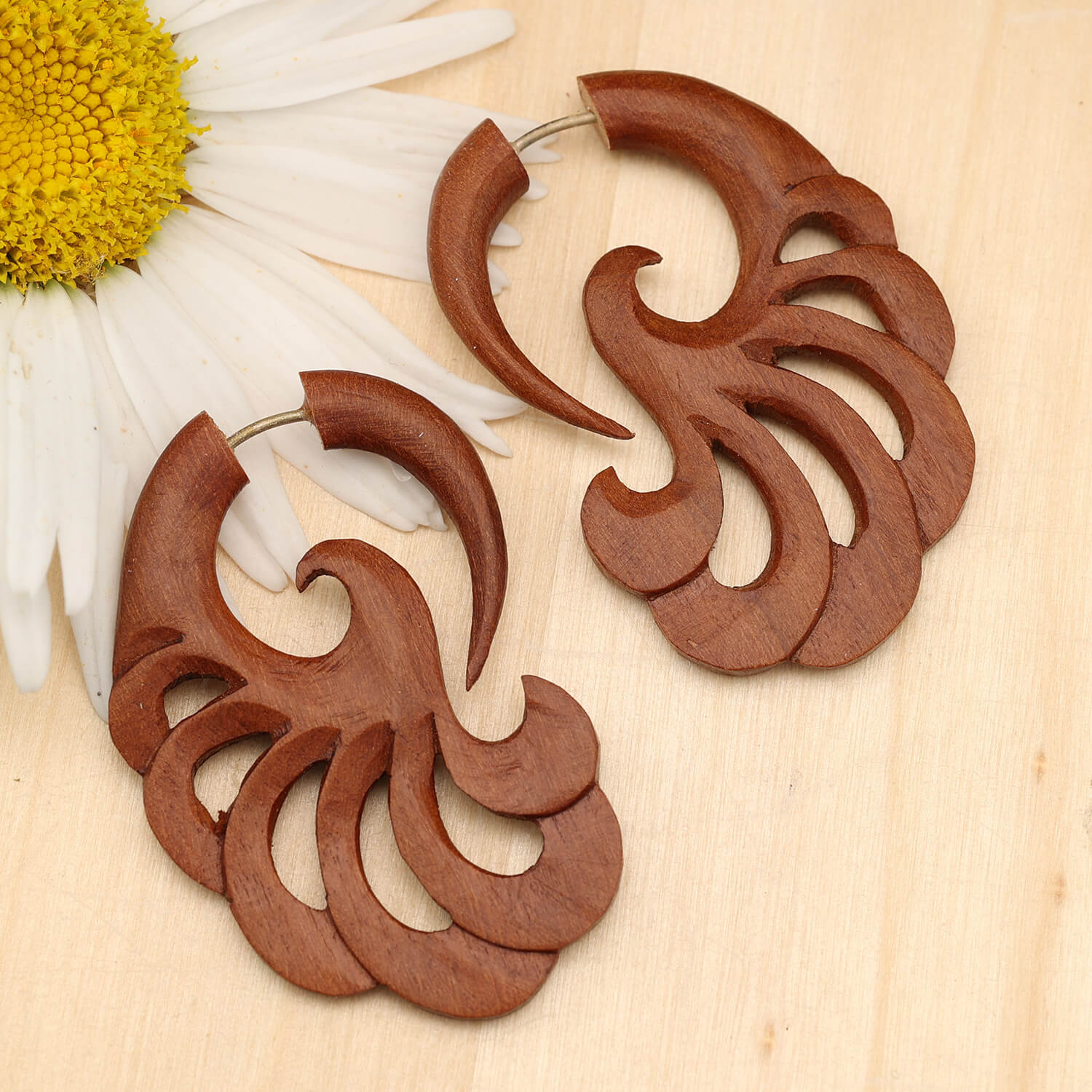 Fächer Holz Ohrschmuck Fake Piercing rotes Holz (Paar)