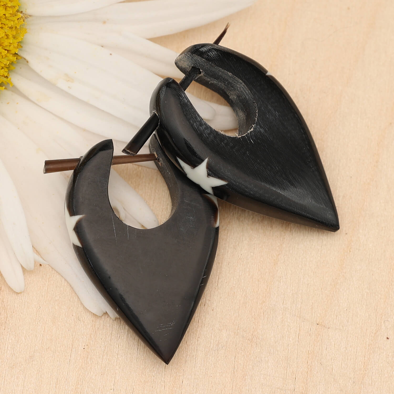 Creole Stern Ohrschmuck  Horn geschnitzt (Paar)