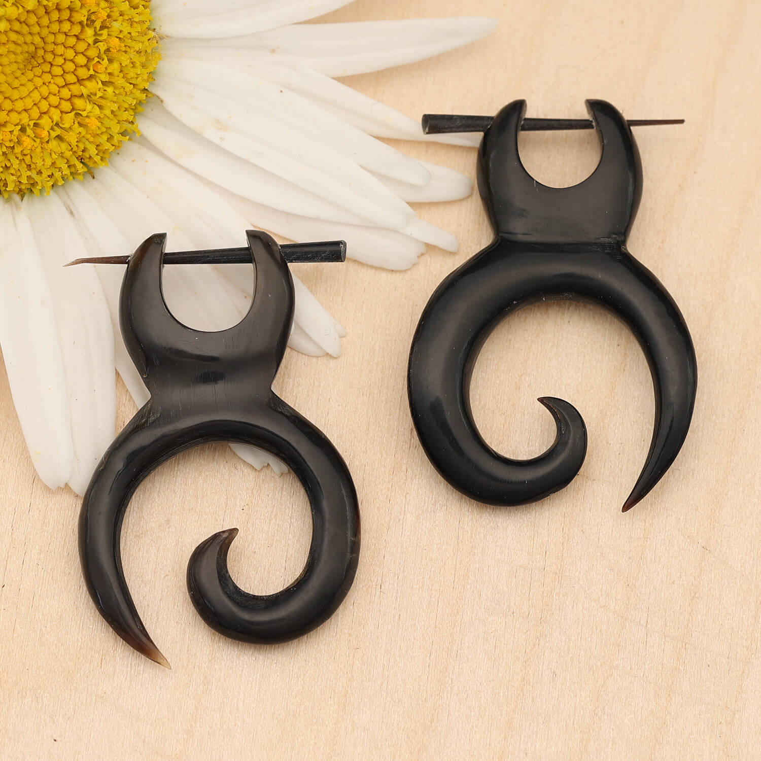 Spirale Ohrschmuck Hänger aus Horn (Paar)