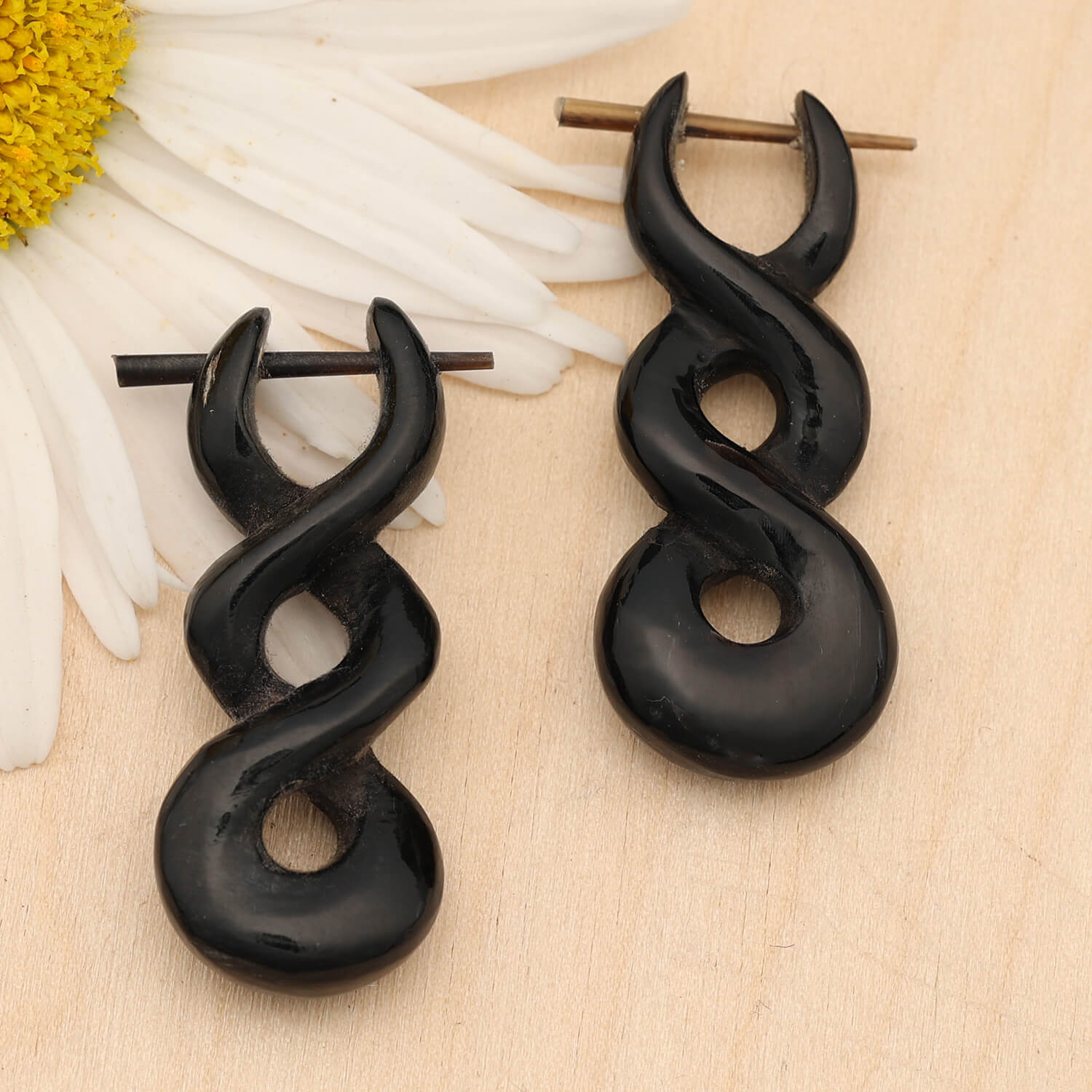 Maori Ohrschmuck Triple Hänger 4cm Horn (Paar)