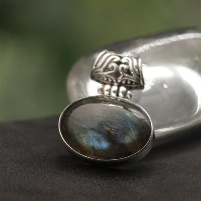 Gemstone <br> Labradorite