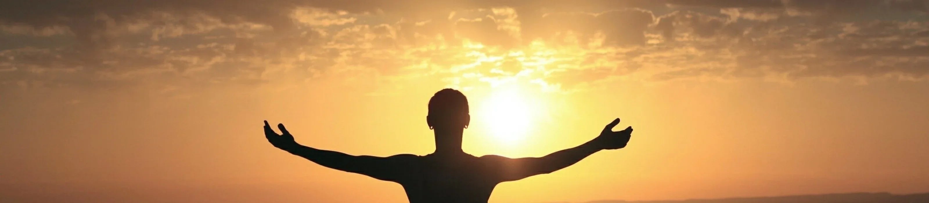 Spiritueller Schmuck mit besonderer Energie unterschiedliche Motive wie Kreuze und co.